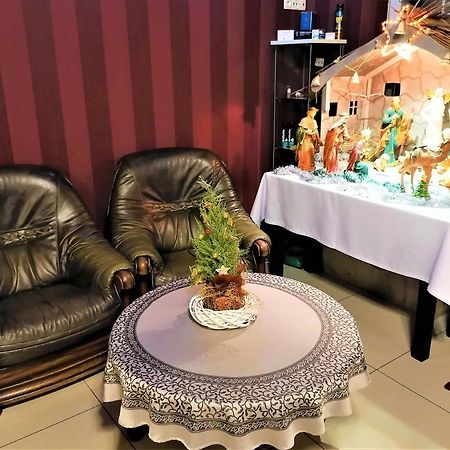 Dwor Maria Antonina Hotell Strzyżów Exteriör bild