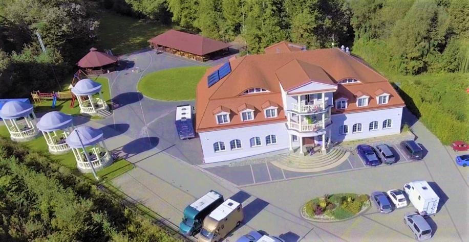 Dwor Maria Antonina Hotell Strzyżów Exteriör bild