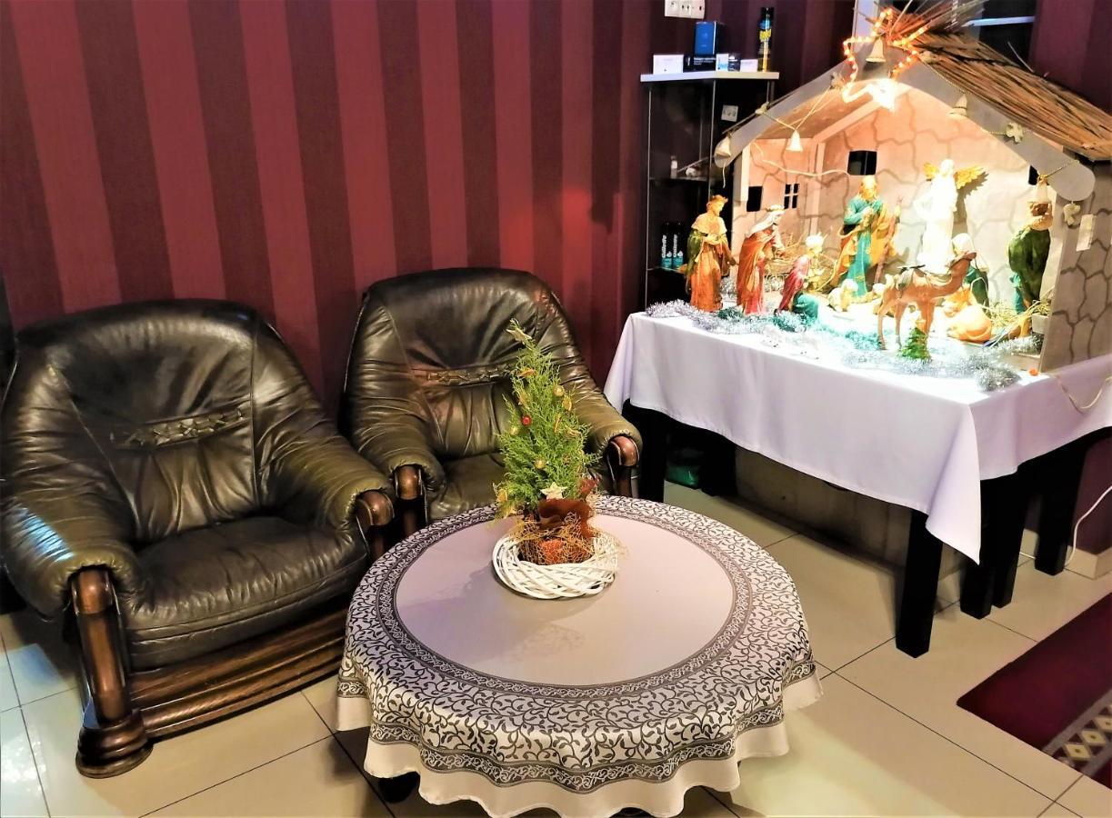 Dwor Maria Antonina Hotell Strzyżów Exteriör bild