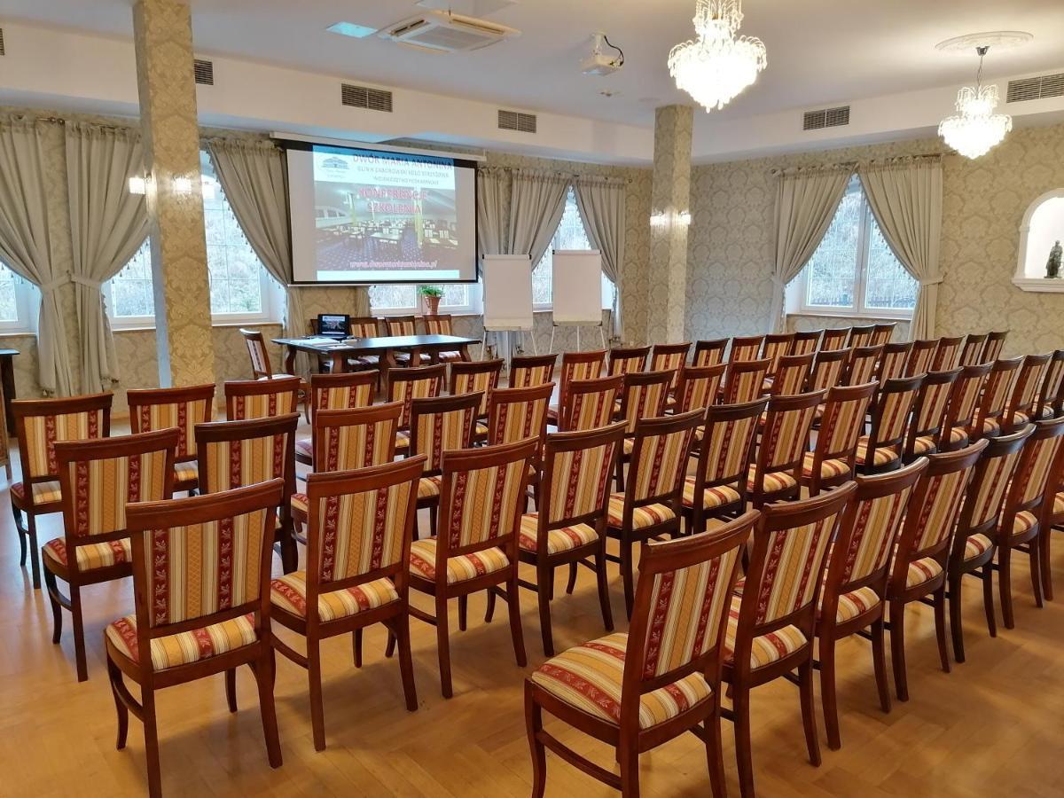 Dwor Maria Antonina Hotell Strzyżów Exteriör bild